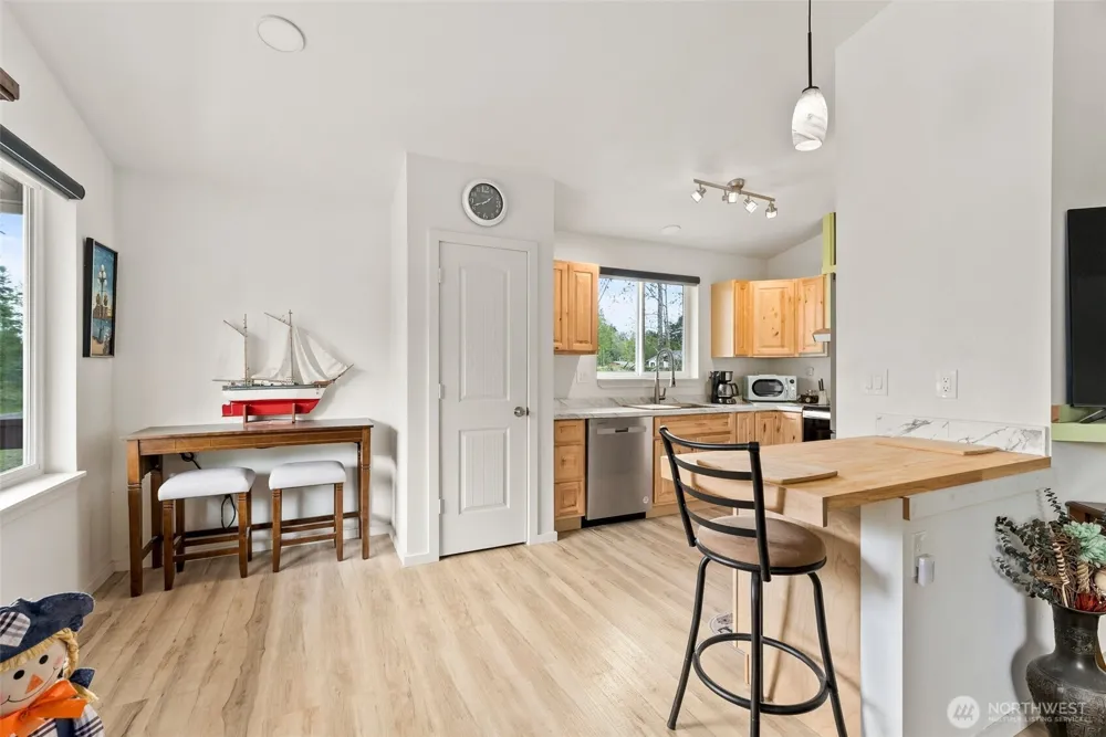23 Sunrise Lane South Bend, WA 98586