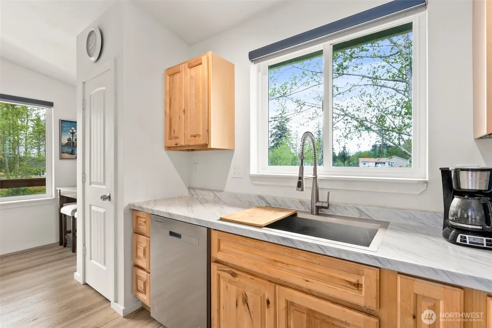 23 Sunrise Lane South Bend, WA 98586