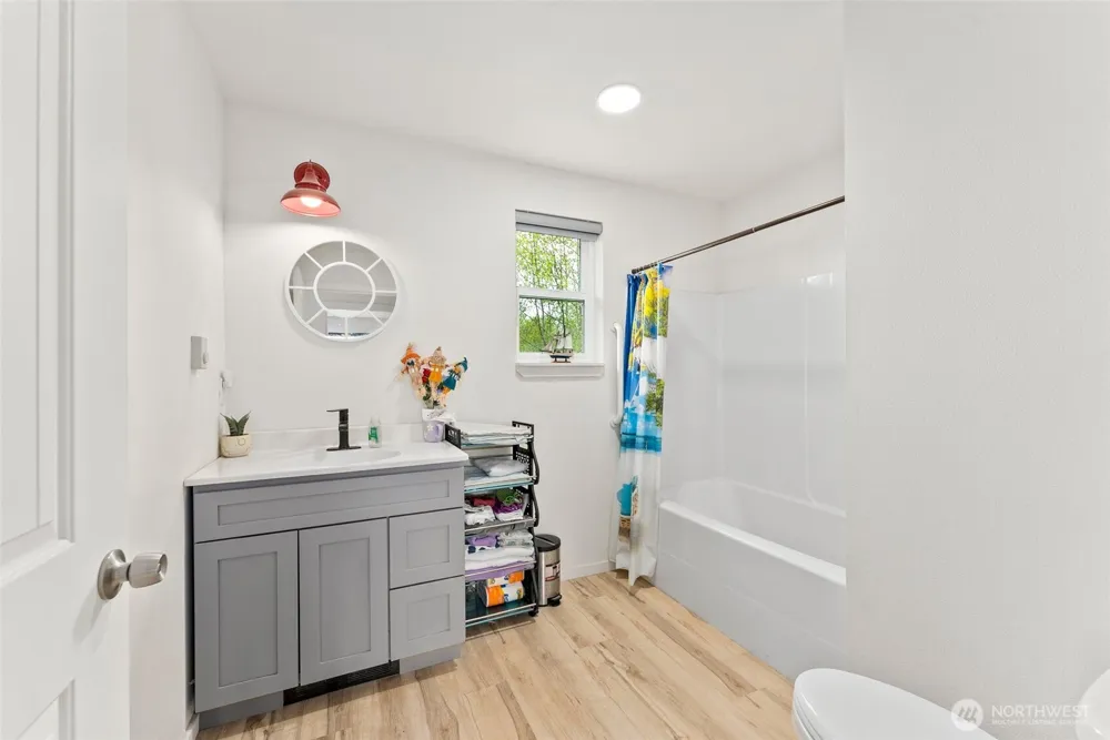 23 Sunrise Lane South Bend, WA 98586