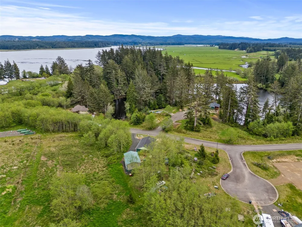 23 Sunrise Lane South Bend, WA 98586