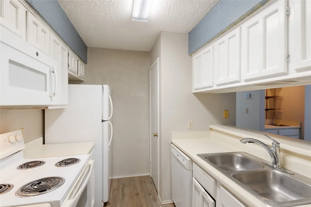 1202 Thorpe Lane #216 San Marcos, TX 78666