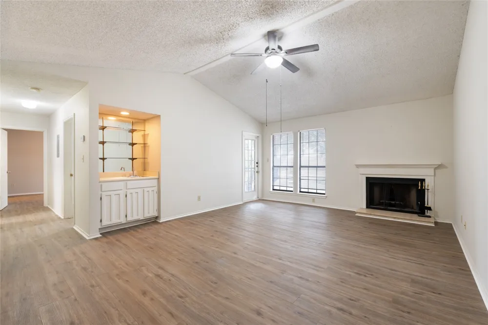 1202 Thorpe Lane #216 San Marcos, TX 78666
