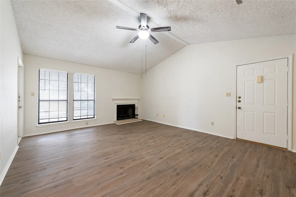 1202 Thorpe Lane #216 San Marcos, TX 78666
