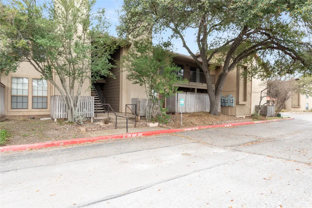 1202 Thorpe Lane #216 San Marcos, TX 78666