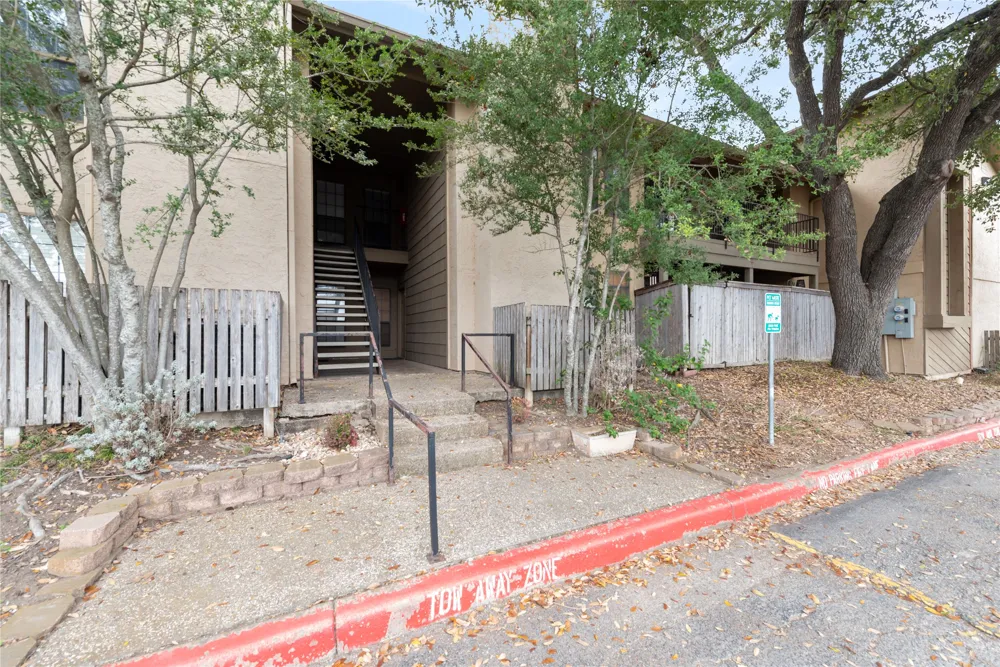 1202 Thorpe Lane #216 San Marcos, TX 78666