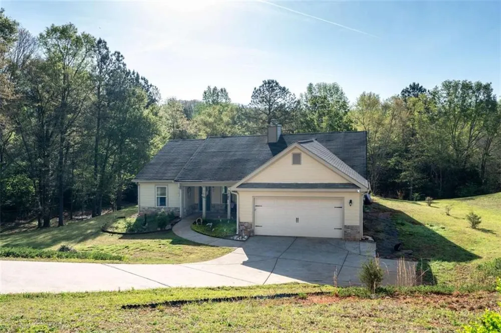 285 Mama B Drive Danielsville, GA 30633