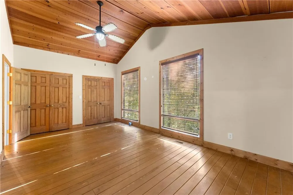 773 Shorewood Circle Toccoa, GA 30577