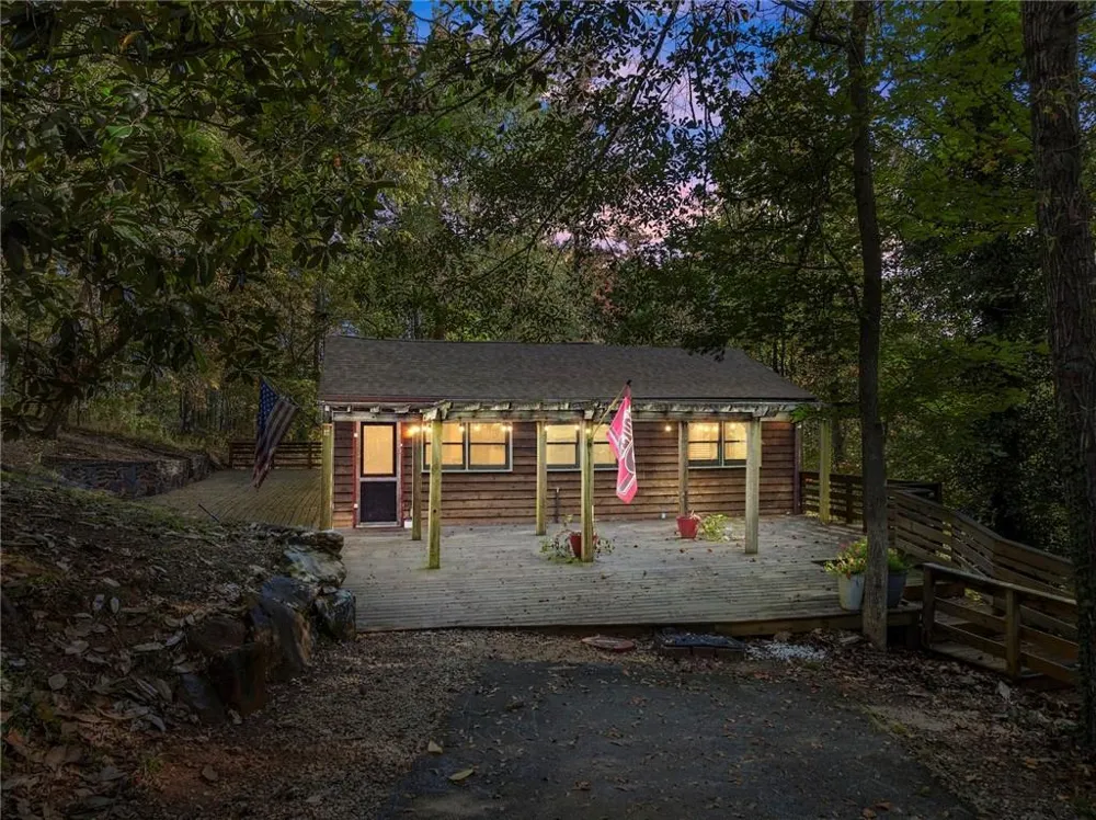 773 Shorewood Circle Toccoa, GA 30577