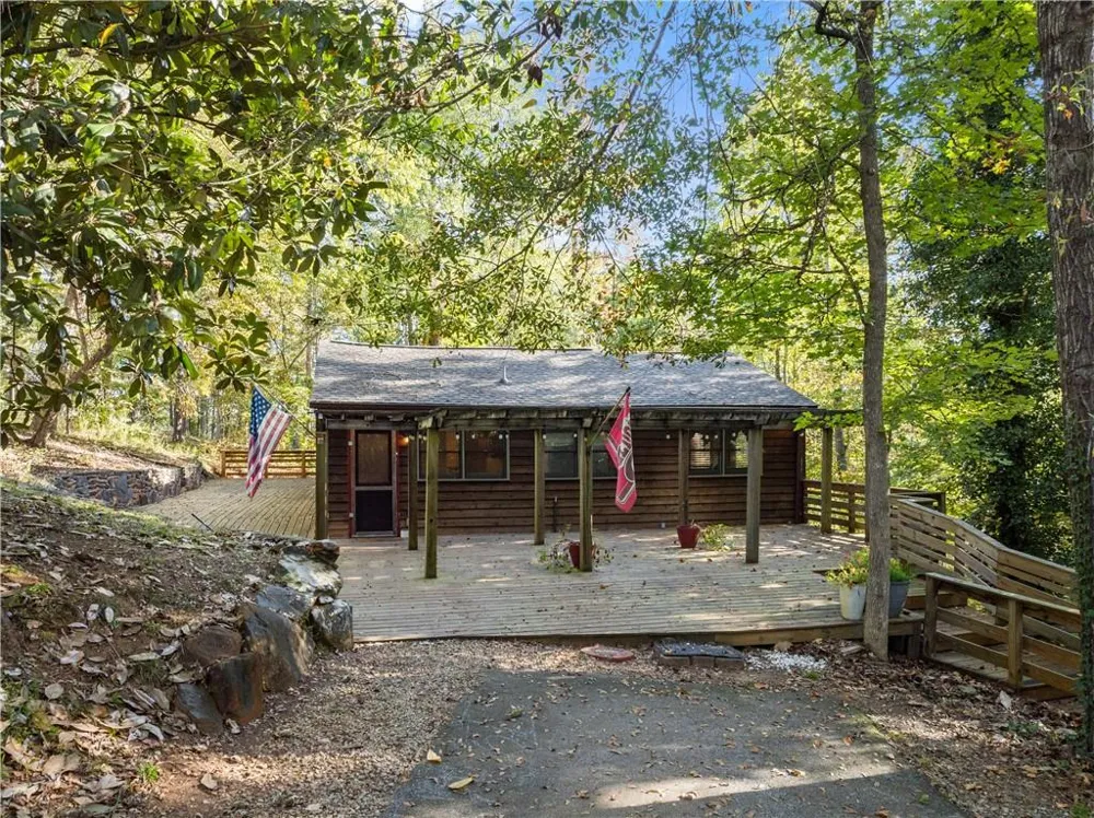 773 Shorewood Circle Toccoa, GA 30577