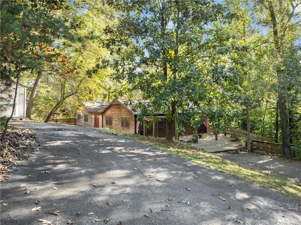 773 Shorewood Circle Toccoa, GA 30577