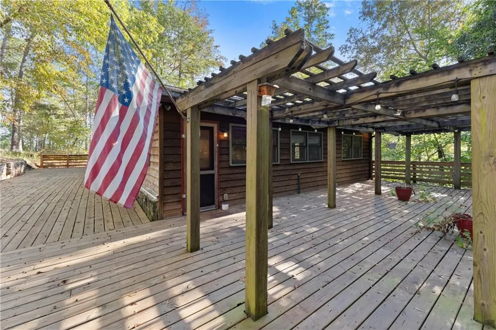 773 Shorewood Circle Toccoa, GA 30577