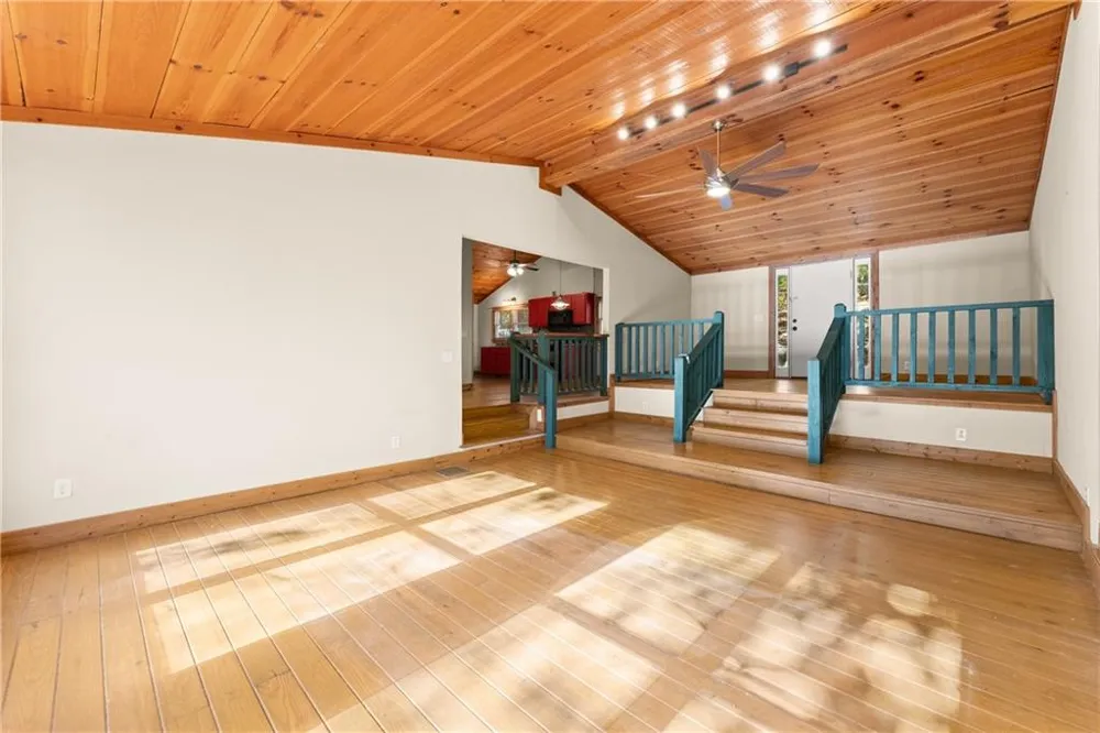 773 Shorewood Circle Toccoa, GA 30577