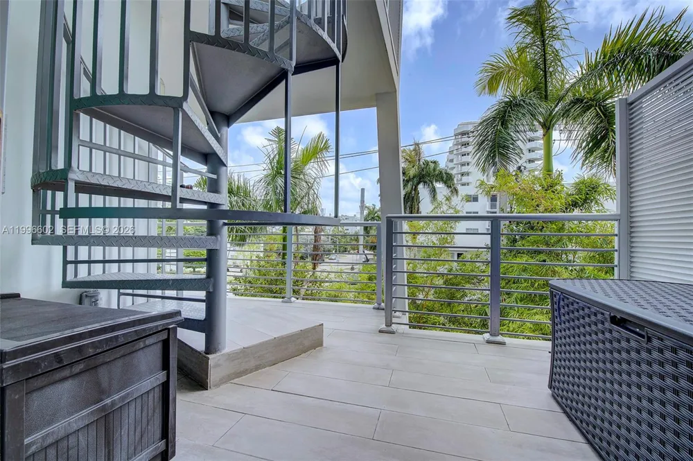 1577 Bay Rd #201 Miami Beach, FL 33139