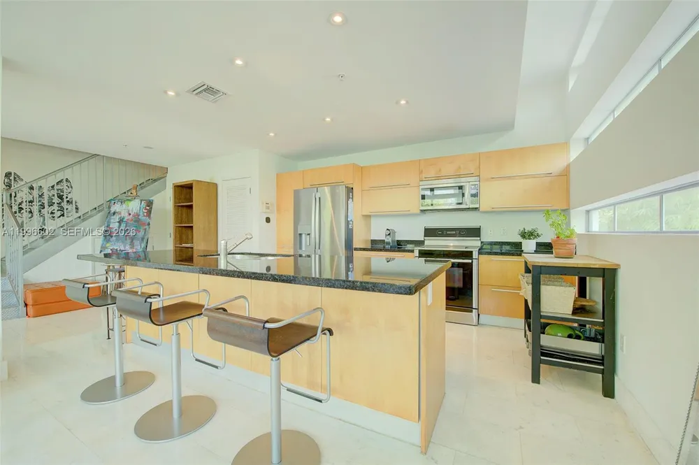 1577 Bay Rd #201 Miami Beach, FL 33139