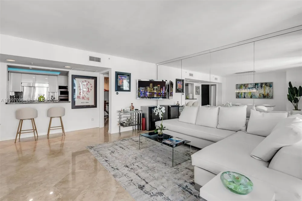 1500 Ocean Dr #PH-05 Miami Beach, FL 33139