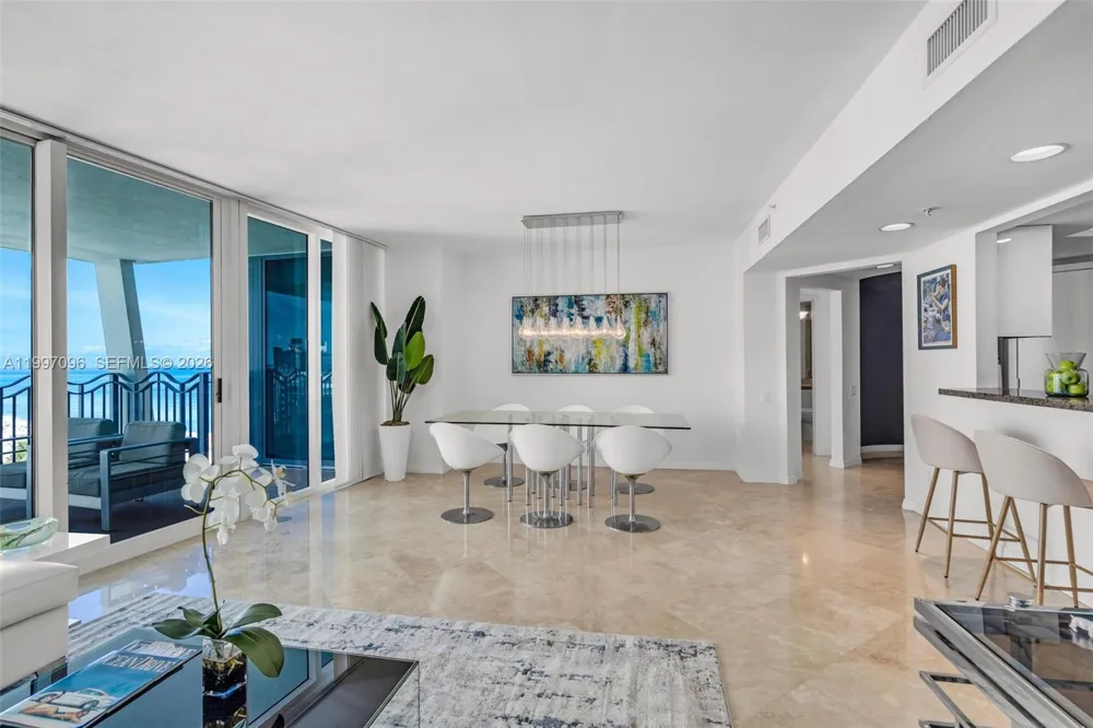 1500 Ocean Dr #PH-05 Miami Beach, FL 33139