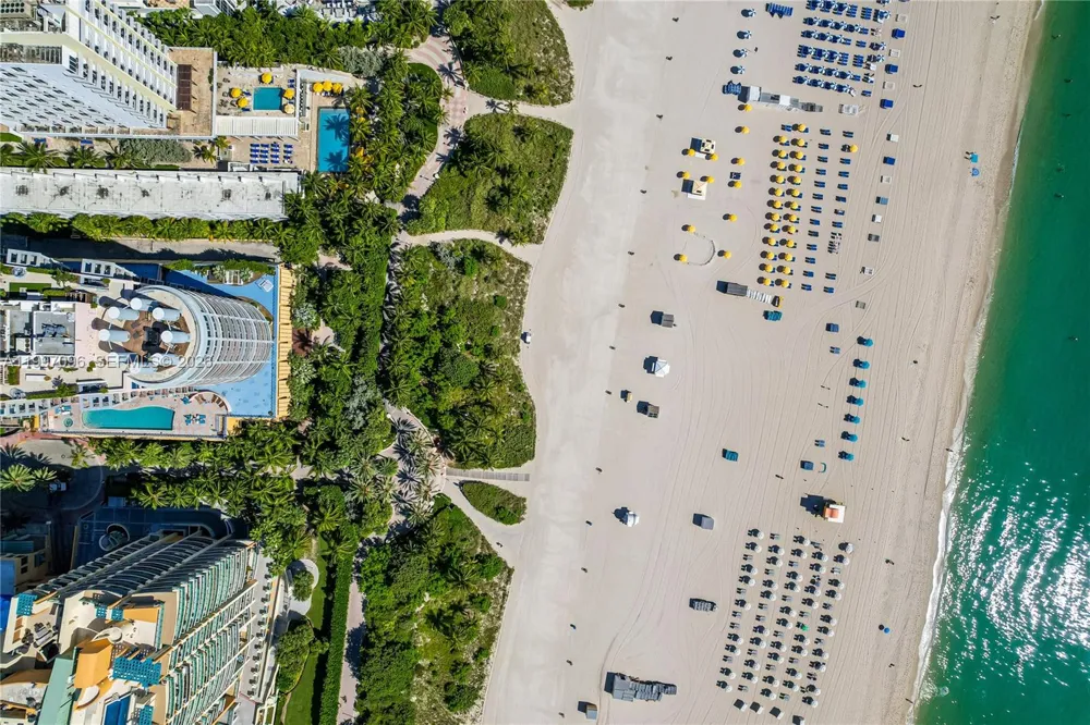 1500 Ocean Dr #PH-05 Miami Beach, FL 33139