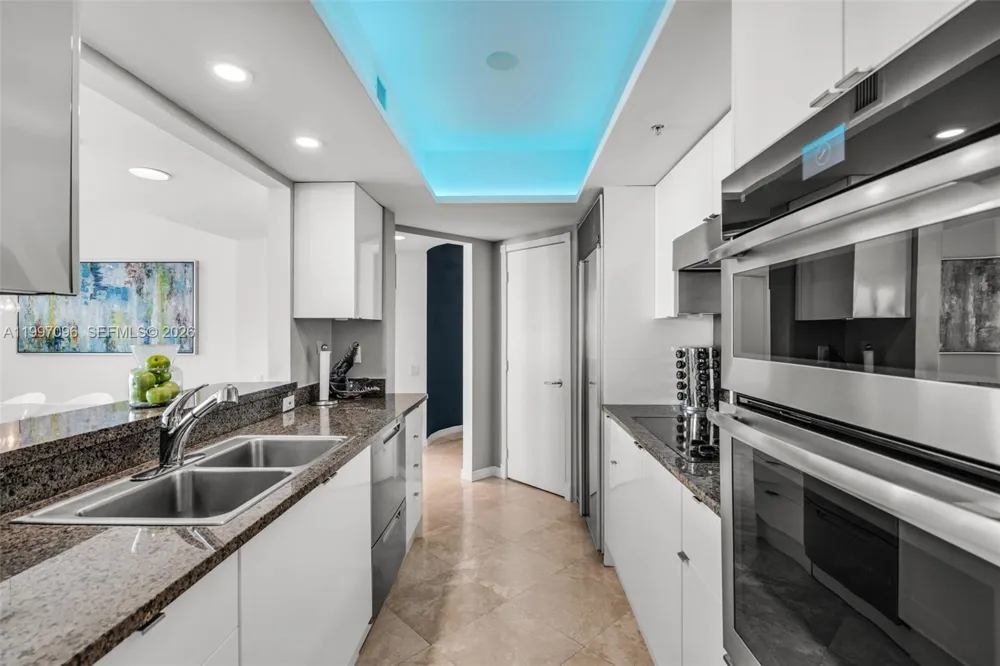 1500 Ocean Dr #PH-05 Miami Beach, FL 33139