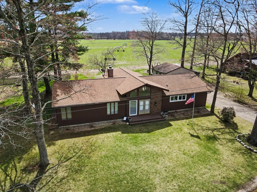 48379 Hill Drive Decatur, MI 49045