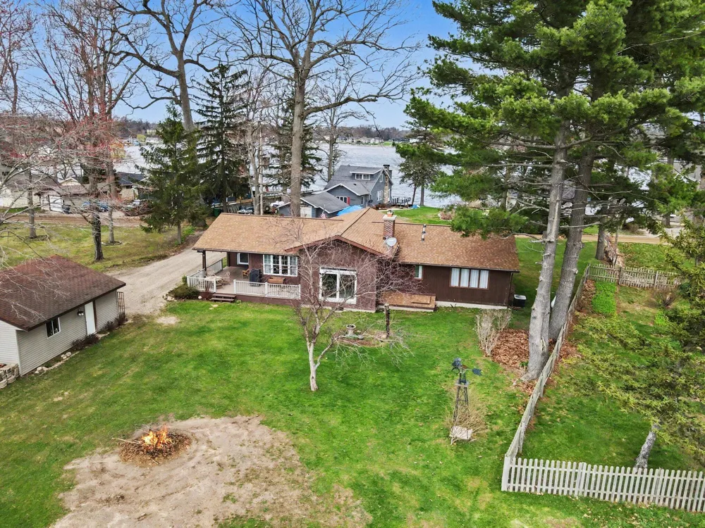 48379 Hill Drive Decatur, MI 49045