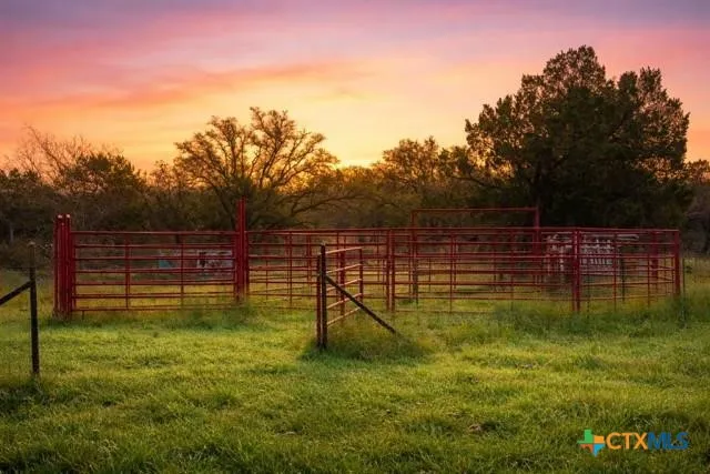 4772 County Road 340 Burnet, TX 76905