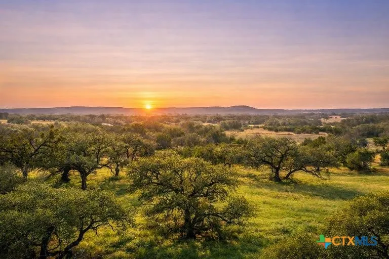 4772 County Road 340 Burnet, TX 76905