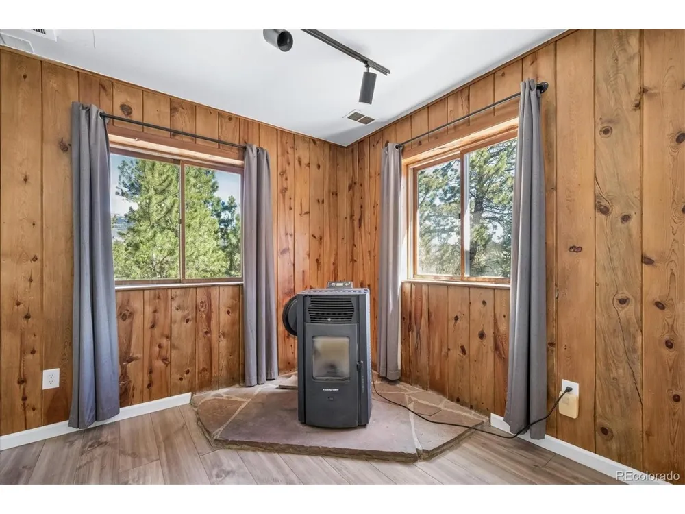 55 W Crosscut Bailey, CO 80421