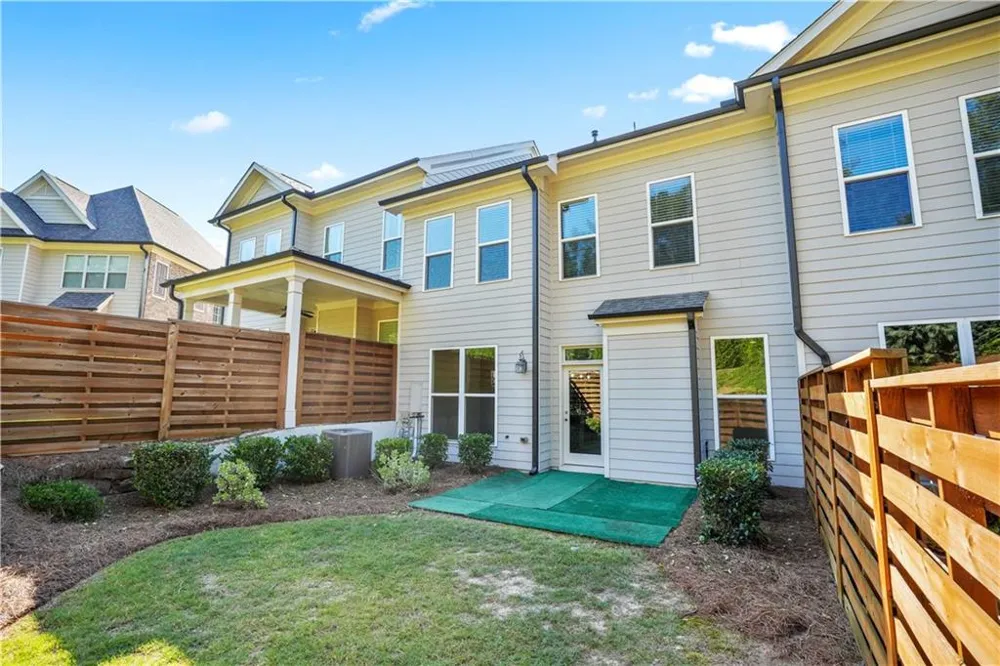 1011 Towneship Way Roswell, GA 30075