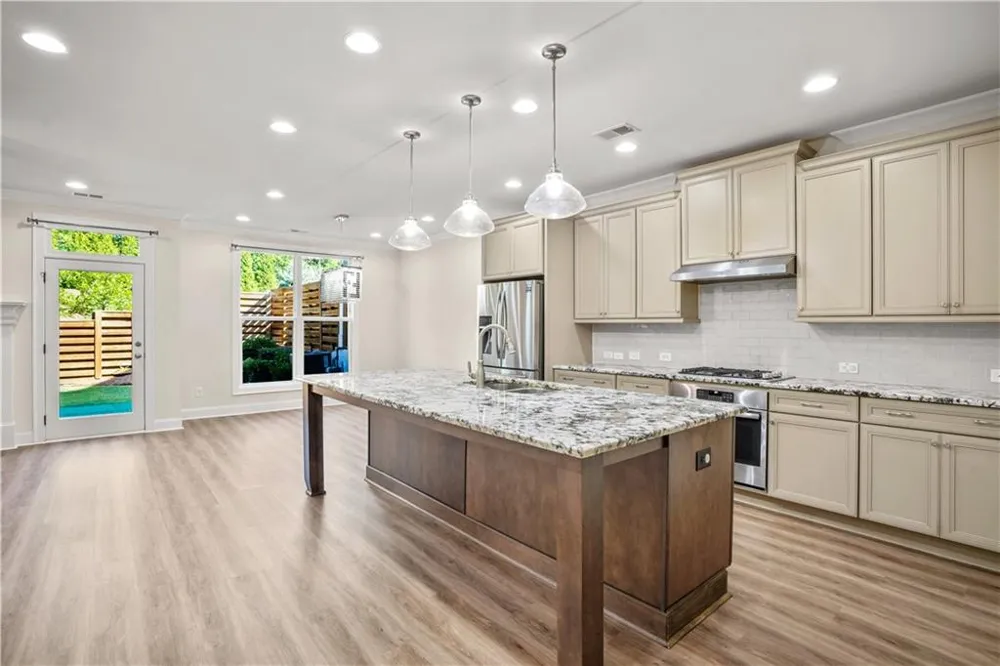 1011 Towneship Way Roswell, GA 30075