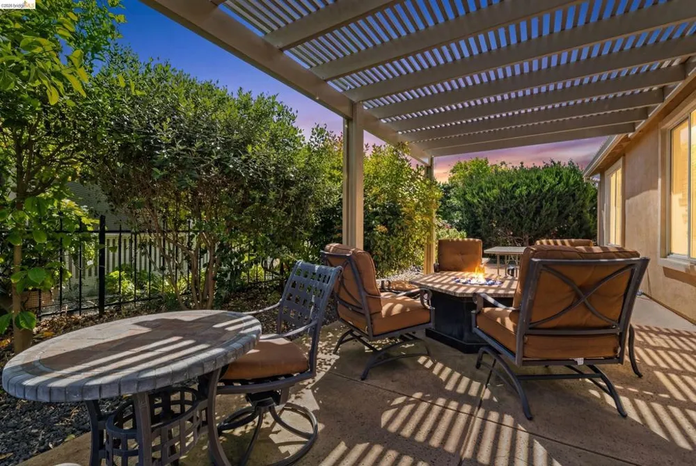 1063 Waterwood Dr Rio Vista, CA 94571