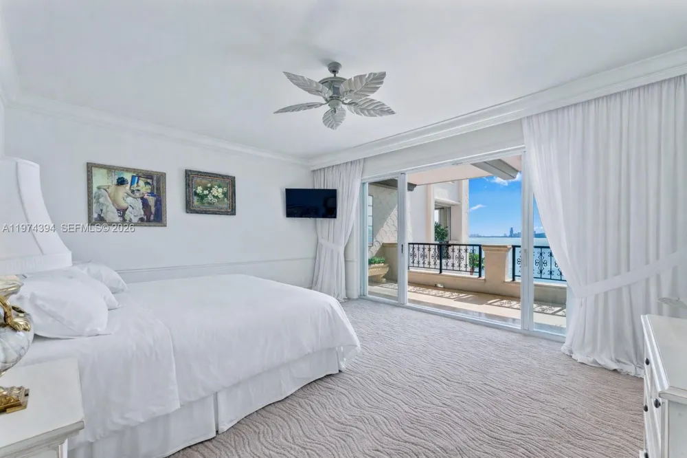 5266 Fisher Island Dr #5266 Miami Beach, FL 33109