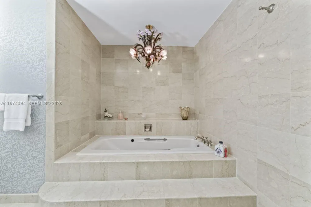 5266 Fisher Island Dr #5266 Miami Beach, FL 33109