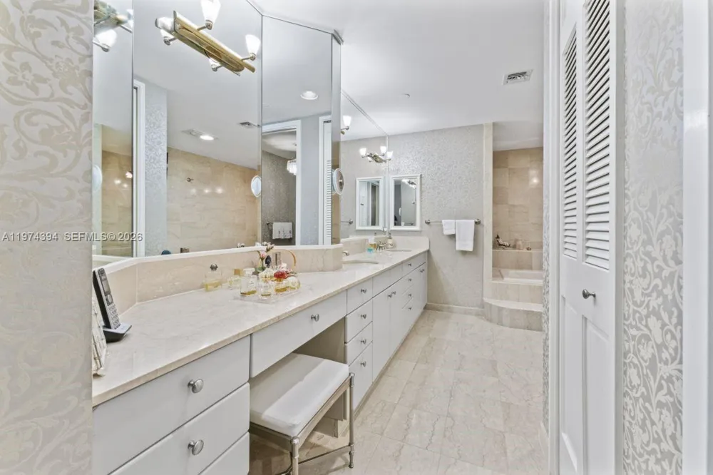 5266 Fisher Island Dr #5266 Miami Beach, FL 33109