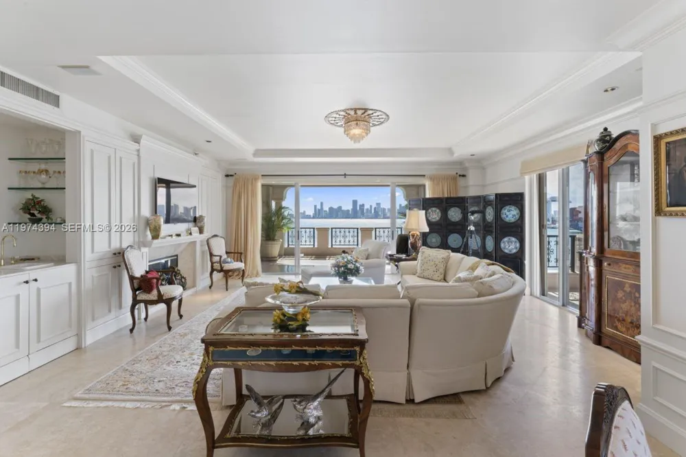 5266 Fisher Island Dr #5266 Miami Beach, FL 33109
