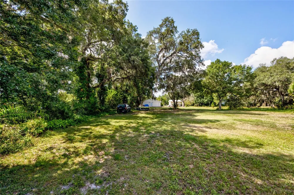 102 DICKMAN DRIVE SW Ruskin, FL 33570