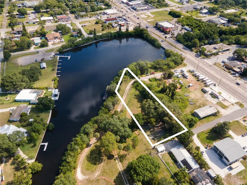 102 DICKMAN DRIVE SW Ruskin, FL 33570