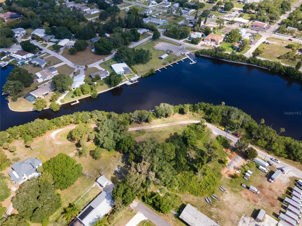 102 DICKMAN DRIVE SW Ruskin, FL 33570