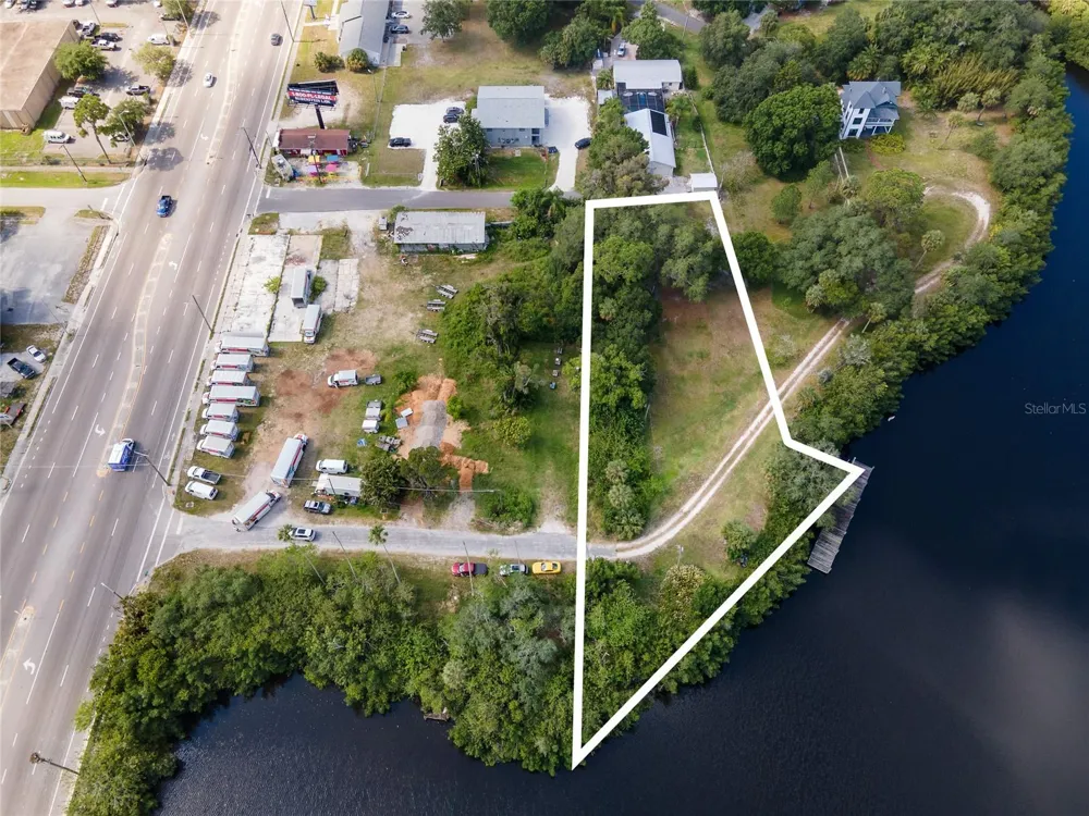 102 DICKMAN DRIVE SW Ruskin, FL 33570