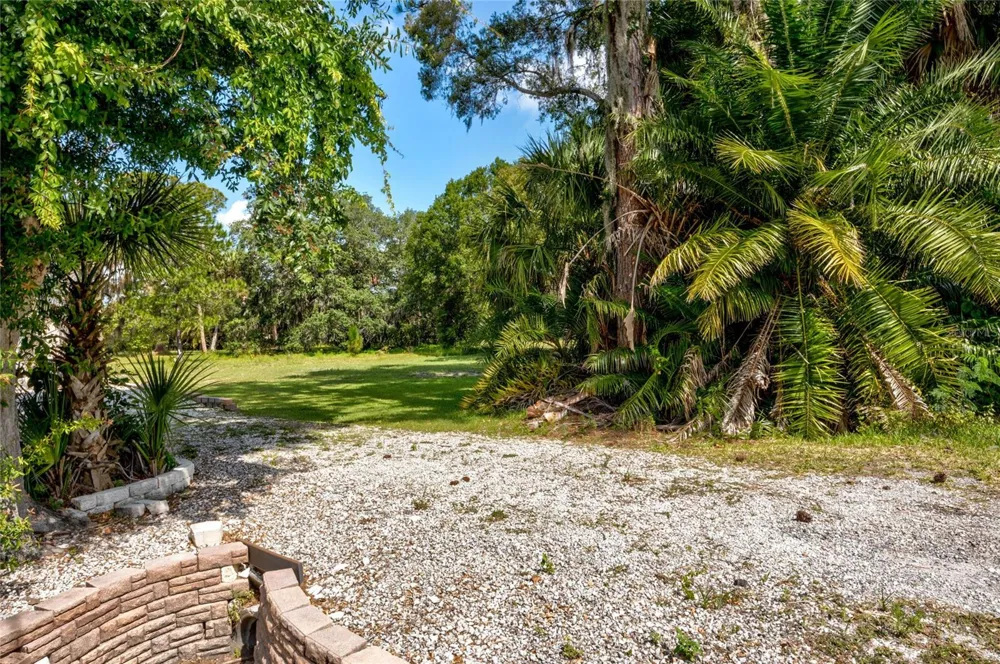 102 DICKMAN DRIVE SW Ruskin, FL 33570
