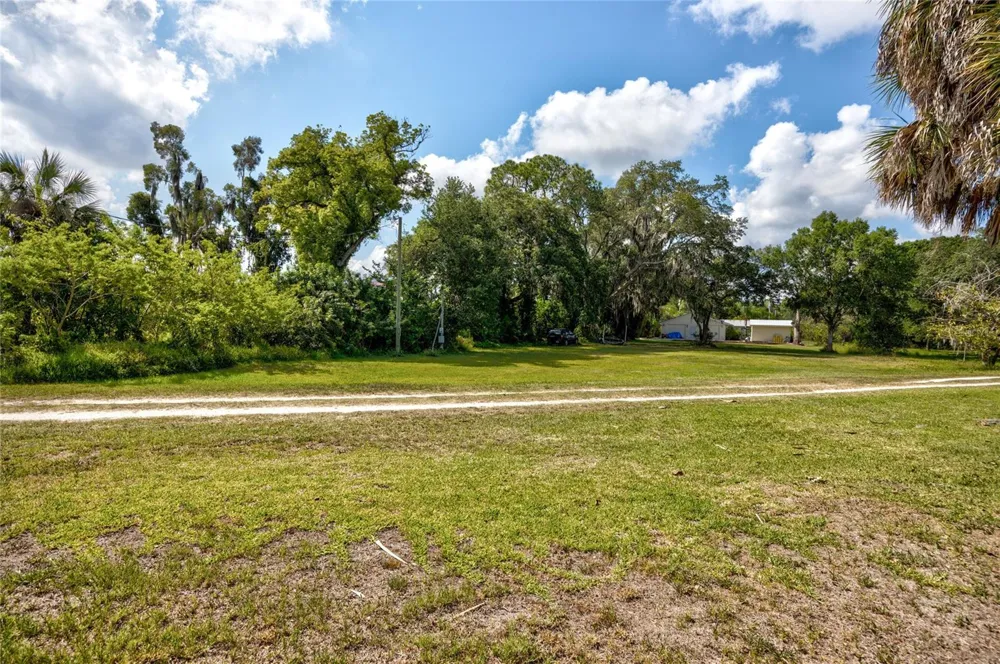 102 DICKMAN DRIVE SW Ruskin, FL 33570