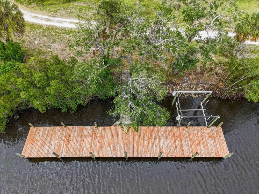102 DICKMAN DRIVE SW Ruskin, FL 33570