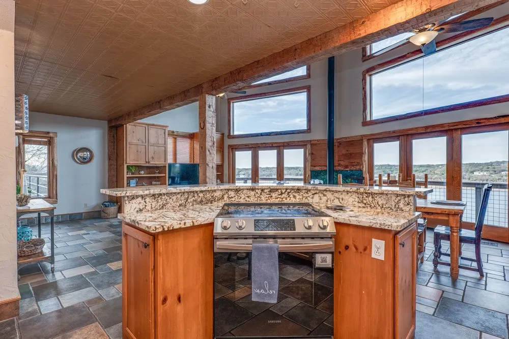 21008 W Lakeshore Drive Spicewood, TX 78669