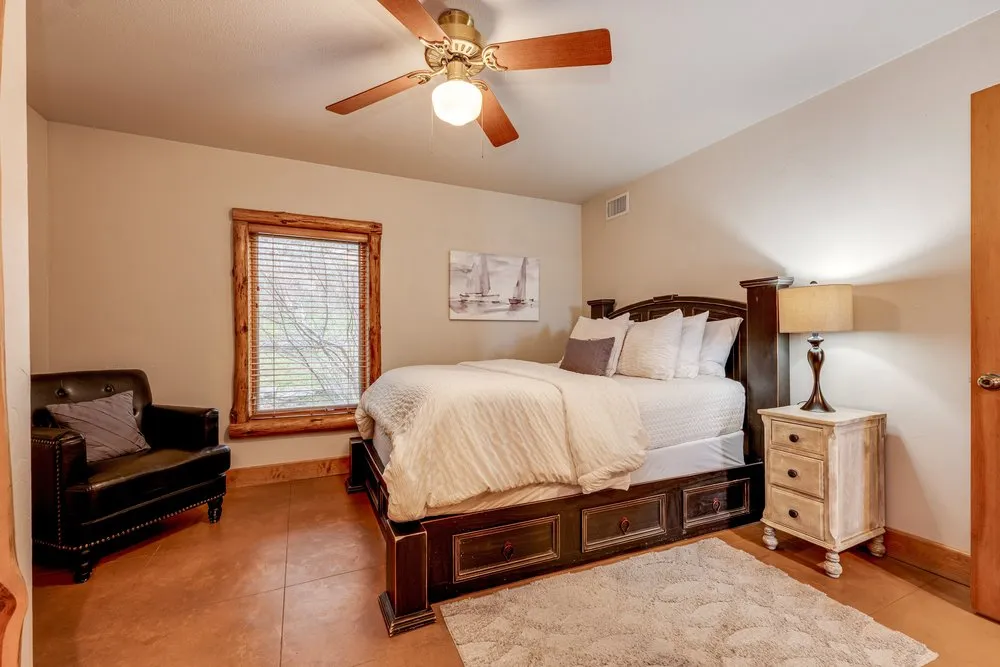 21008 W Lakeshore Drive Spicewood, TX 78669