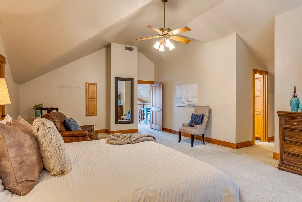 21008 W Lakeshore Drive Spicewood, TX 78669