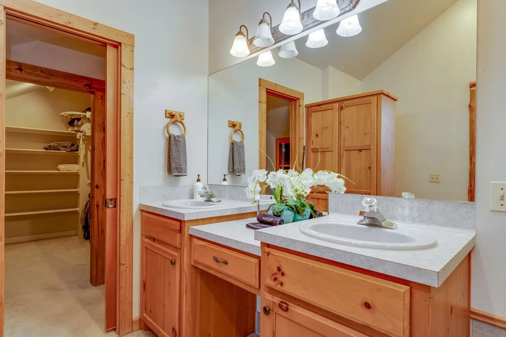 21008 W Lakeshore Drive Spicewood, TX 78669