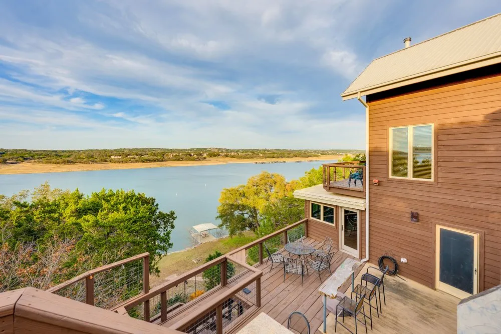 21008 W Lakeshore Drive Spicewood, TX 78669