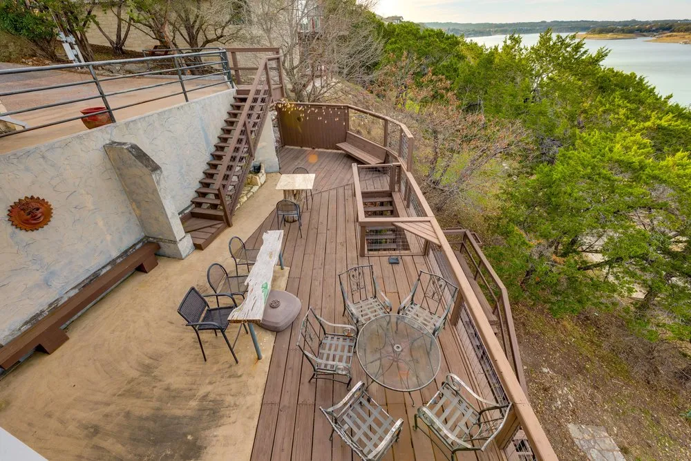 21008 W Lakeshore Drive Spicewood, TX 78669