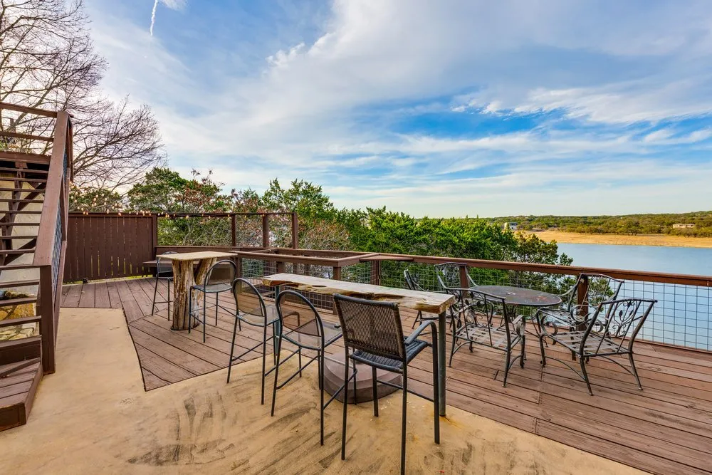 21008 W Lakeshore Drive Spicewood, TX 78669