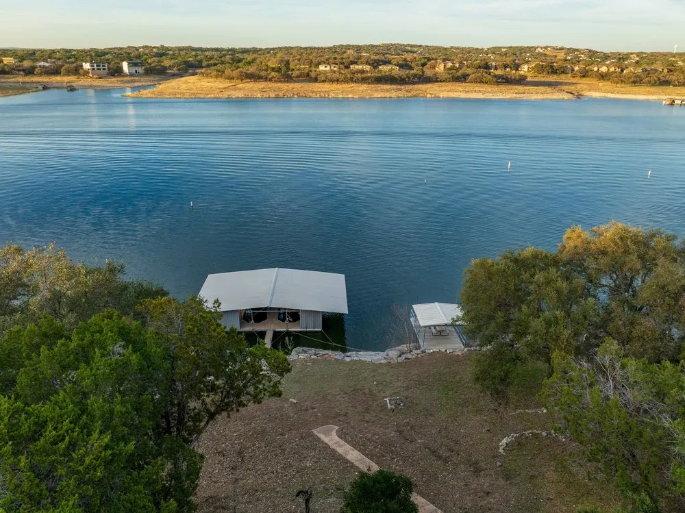 21008 W Lakeshore Drive Spicewood, TX 78669