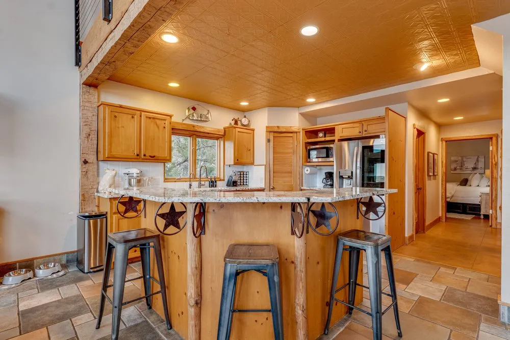 21008 W Lakeshore Drive Spicewood, TX 78669